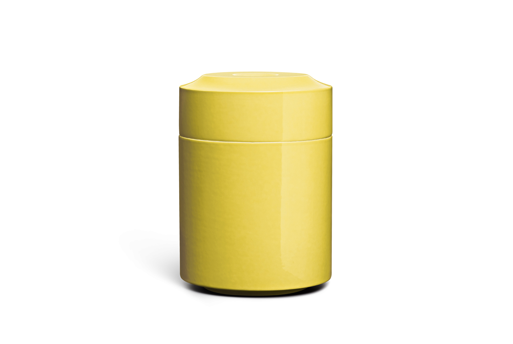 Ceramic / glazed / shiny<br />Color: sun<br />H 29cm, DM 21cm<br /><br />
